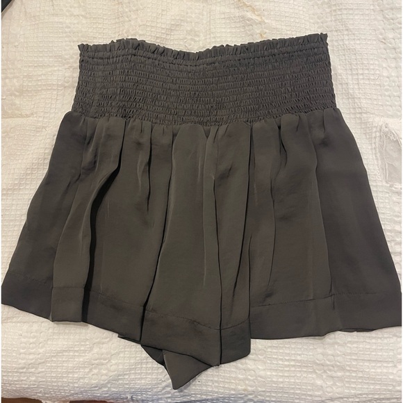 TCEC Smocked Shorts - Picture 2 of 4